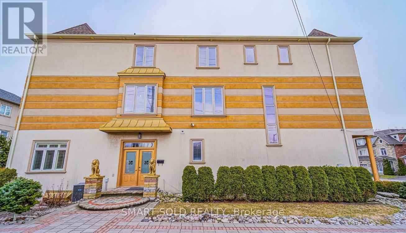 83 ELM AVENUE, Richmond Hill, Ontario