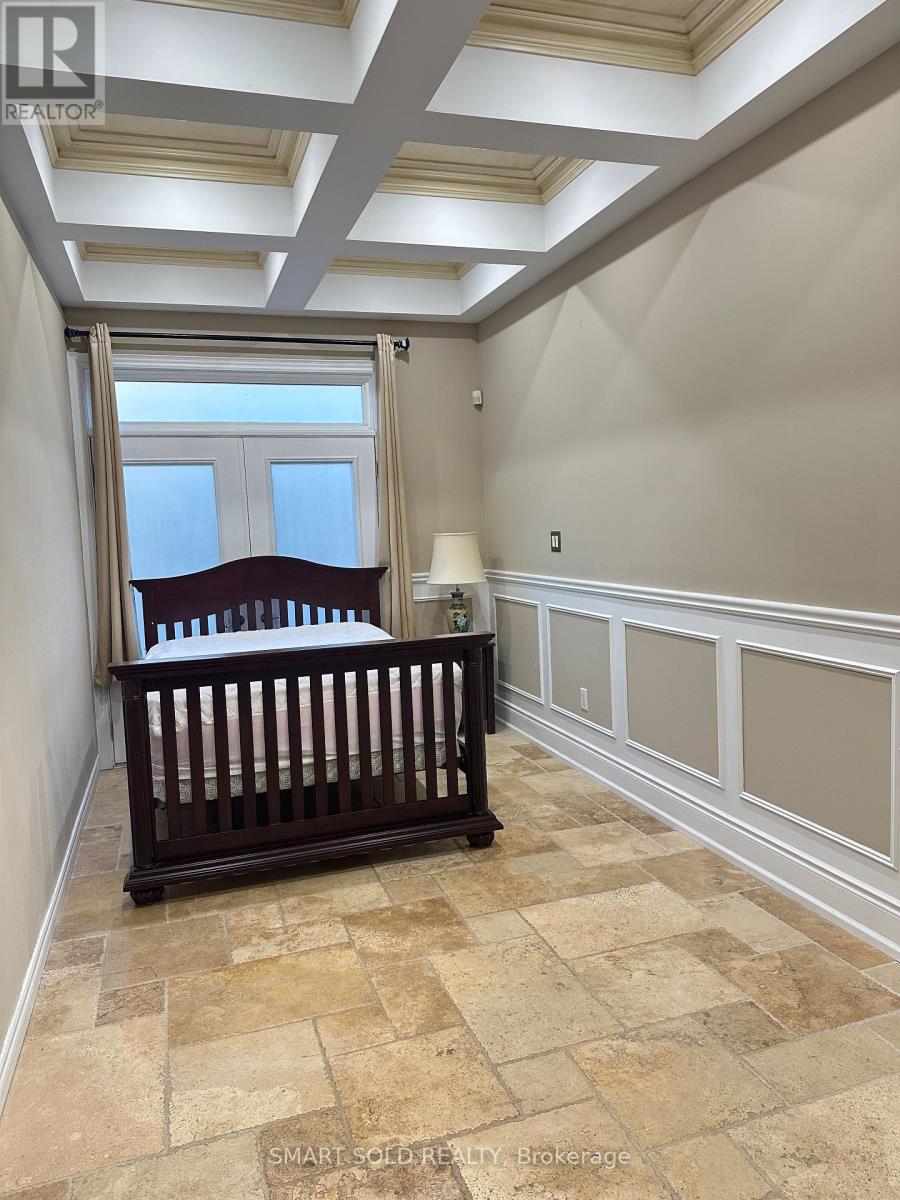 83 Elm Avenue, Richmond Hill, Ontario  L4C 6K8 - Photo 5 - N12498934