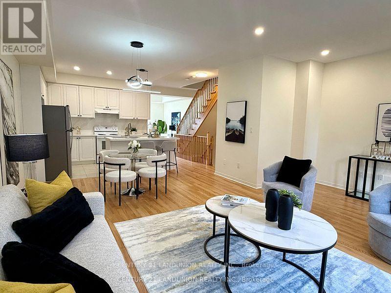 26 Mcalister Avenue, Richmond Hill, Ontario  L4S 0L3 - Photo 5 - N12498960