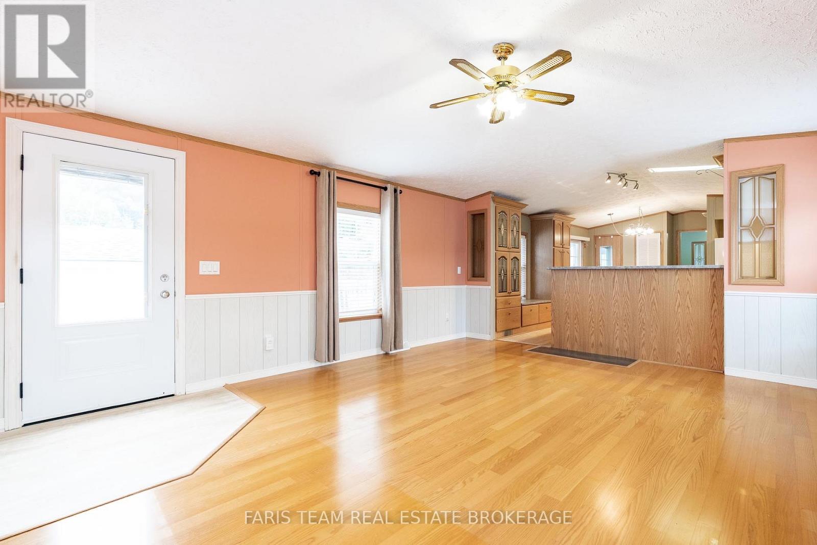 4128 Haines Street, Severn, Ontario  L3V 6H4 - Photo 5 - S12498906