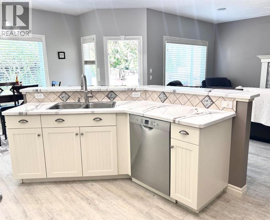 112 Panamount Green Nw, Calgary, Alberta  T3K 5R7 - Photo 7 - A2243693