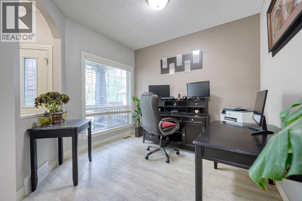 112 Panamount Green Nw, Calgary, Alberta  T3K 5R7 - Photo 11 - A2243693