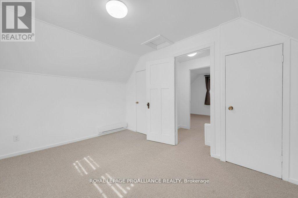 61 Delaney Street, Quinte West (Trenton Ward), Ontario  K8V 4L7 - Photo 23 - X12499120