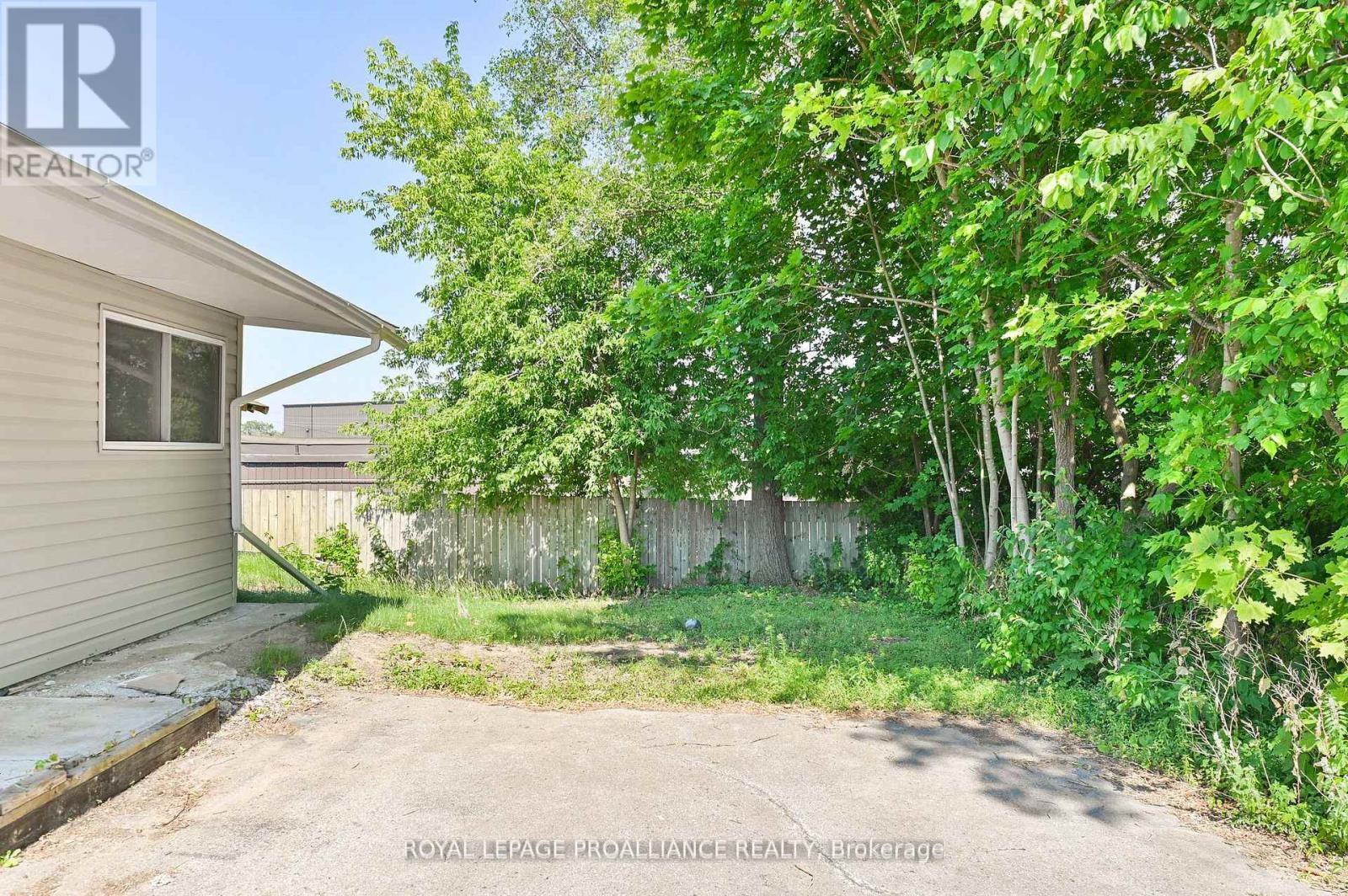 61 Delaney Street, Quinte West (Trenton Ward), Ontario  K8V 4L7 - Photo 30 - X12499120