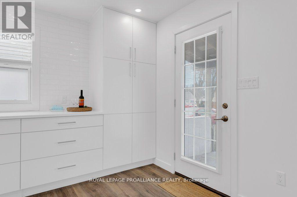 61 Delaney Street, Quinte West (Trenton Ward), Ontario  K8V 4L7 - Photo 5 - X12499120