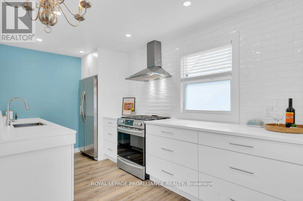 61 Delaney Street, Quinte West (Trenton Ward), Ontario  K8V 4L7 - Photo 9 - X12499120