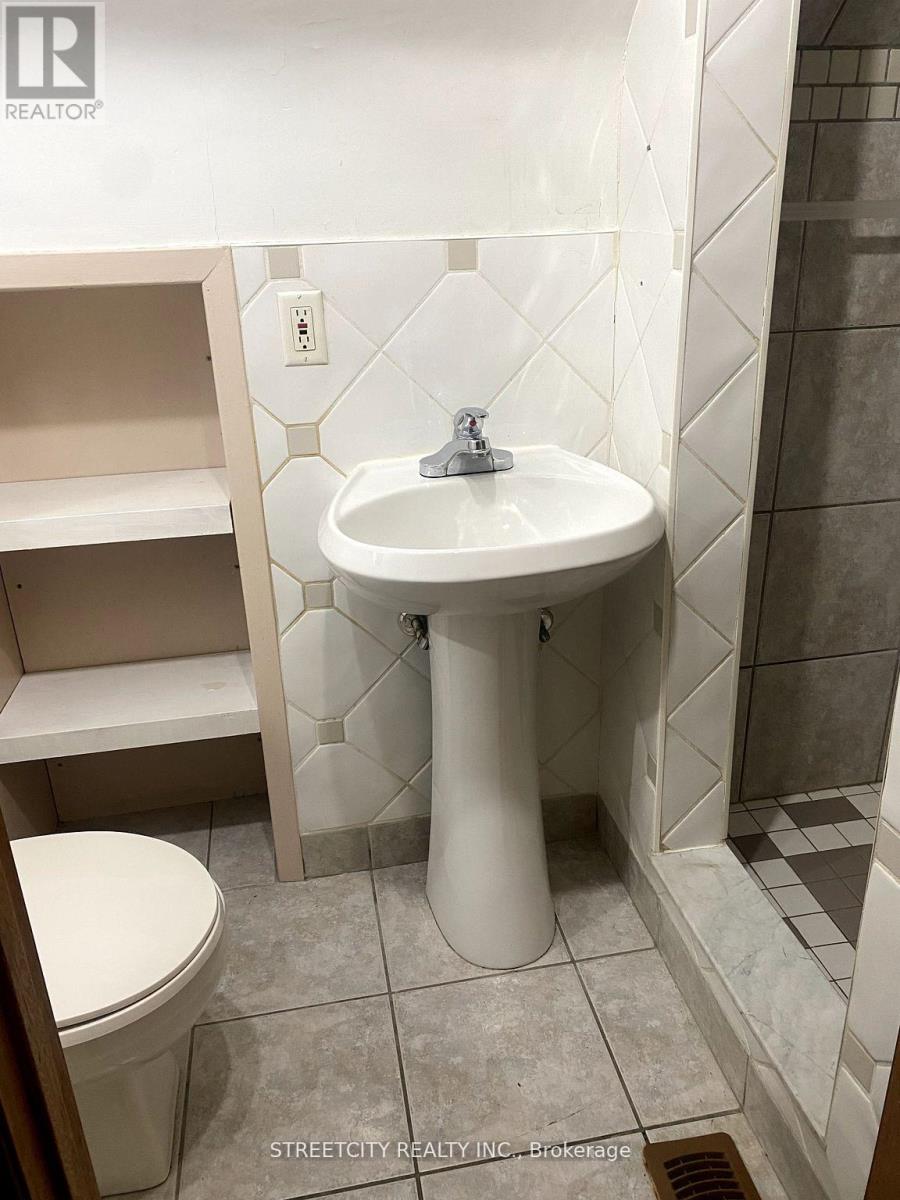 418 Ashland Avenue, London East (East G), Ontario  N5W 4G3 - Photo 32 - X12499140