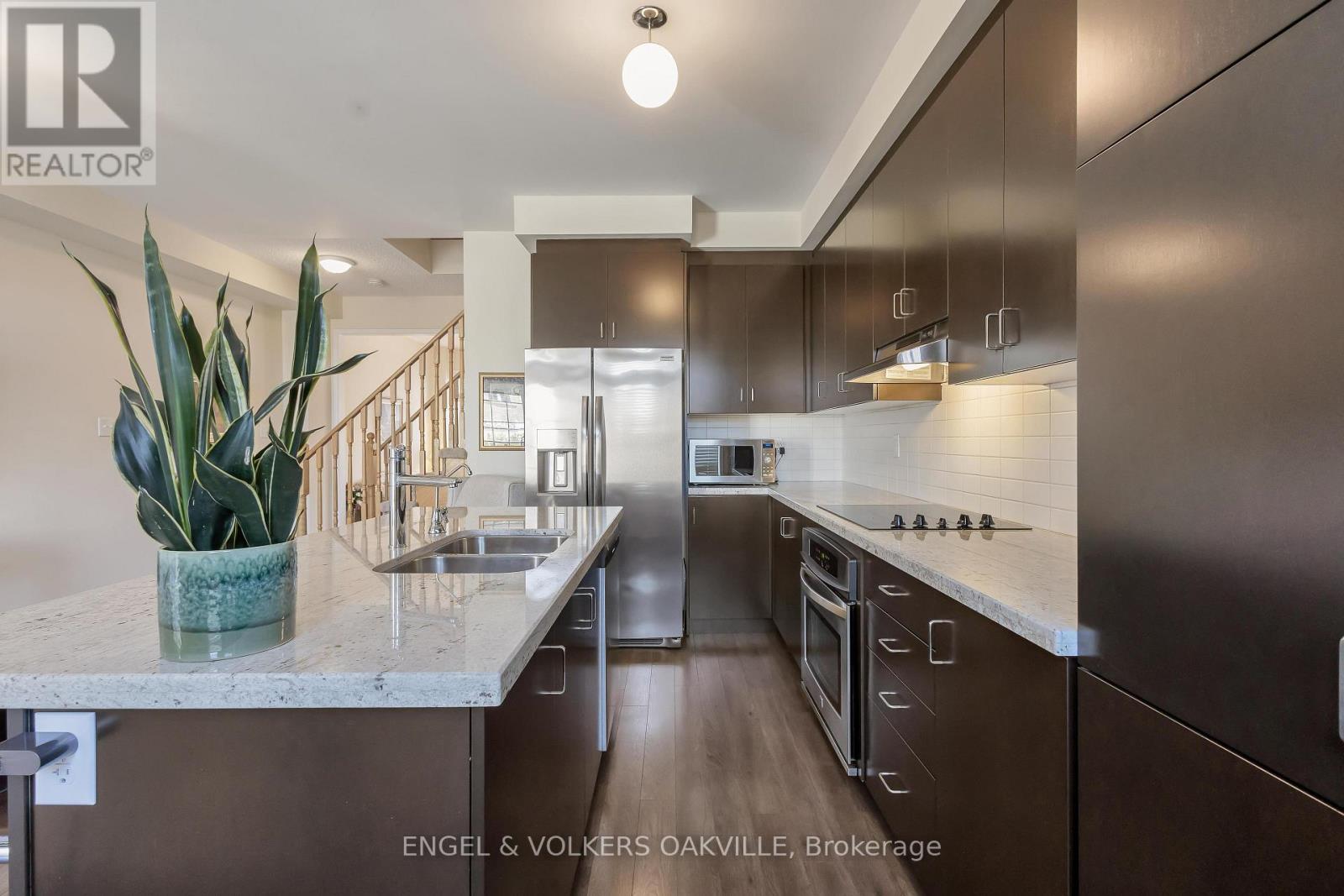 64 Batiste Trail, Halton Hills, Ontario  L7G 0H2 - Photo 8 - W12498886