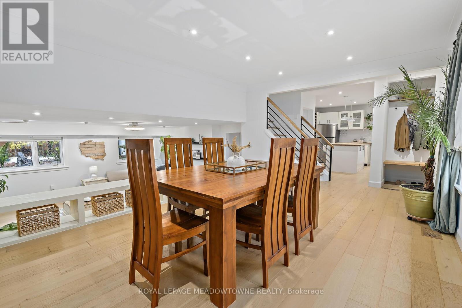 113 Elizabeth Drive, Halton Hills, Ontario  L7J 1B6 - Photo 10 - W12498888