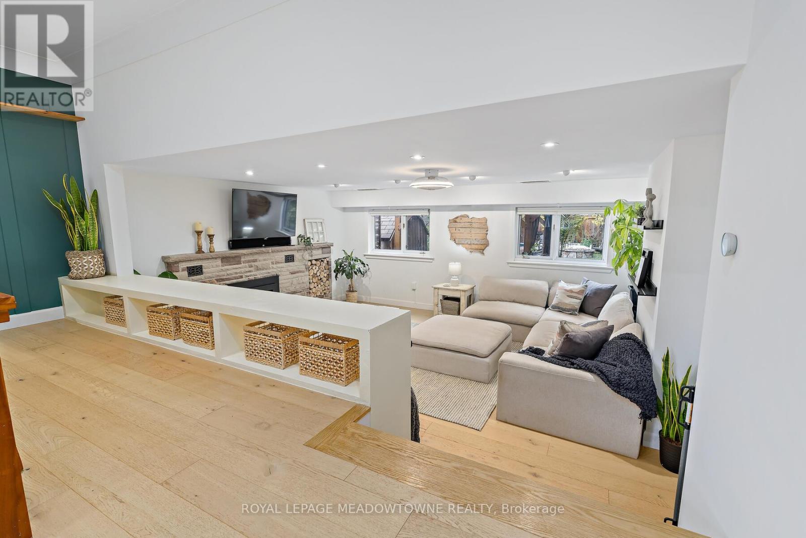 113 Elizabeth Drive, Halton Hills, Ontario  L7J 1B6 - Photo 11 - W12498888