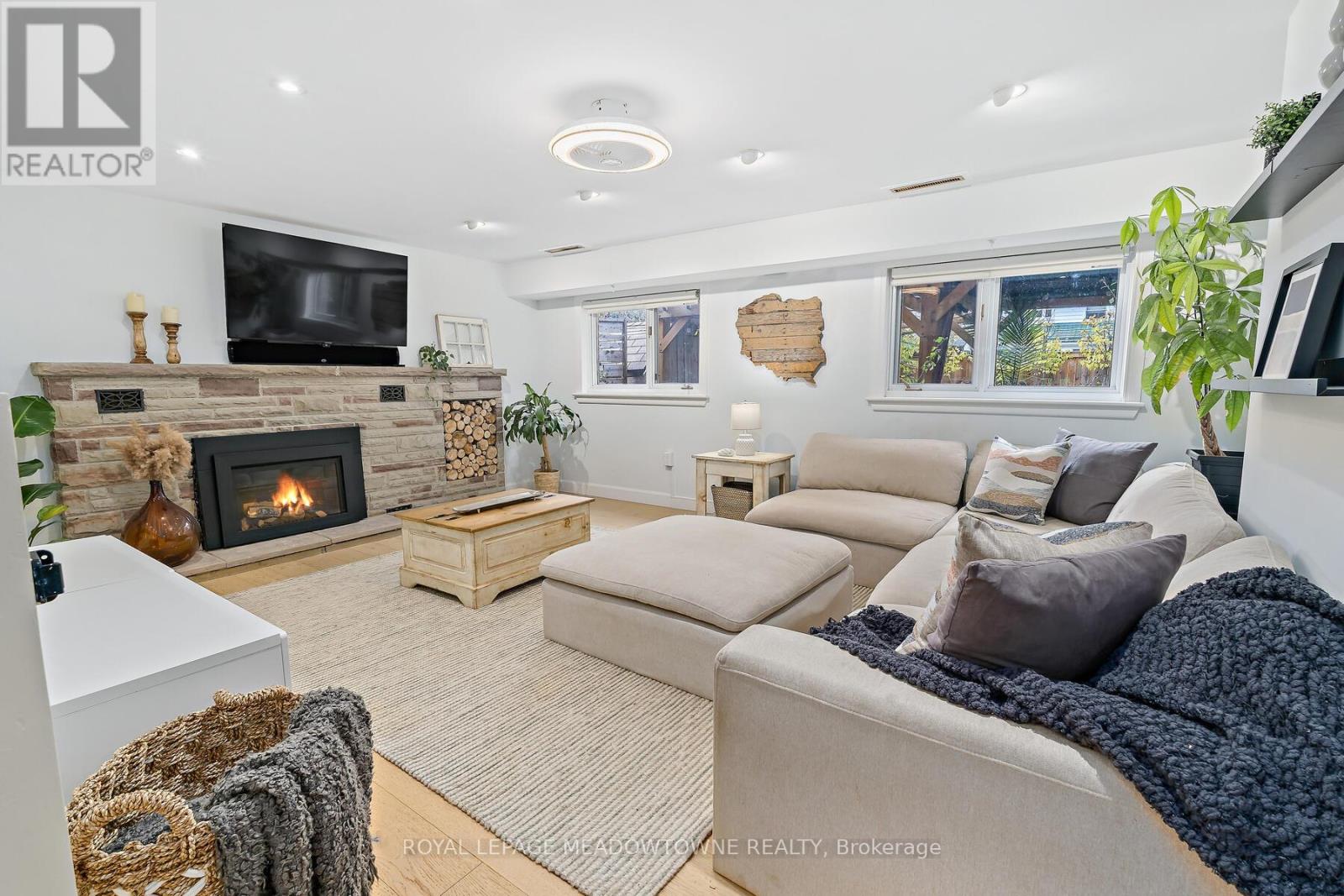 113 Elizabeth Drive, Halton Hills, Ontario  L7J 1B6 - Photo 12 - W12498888