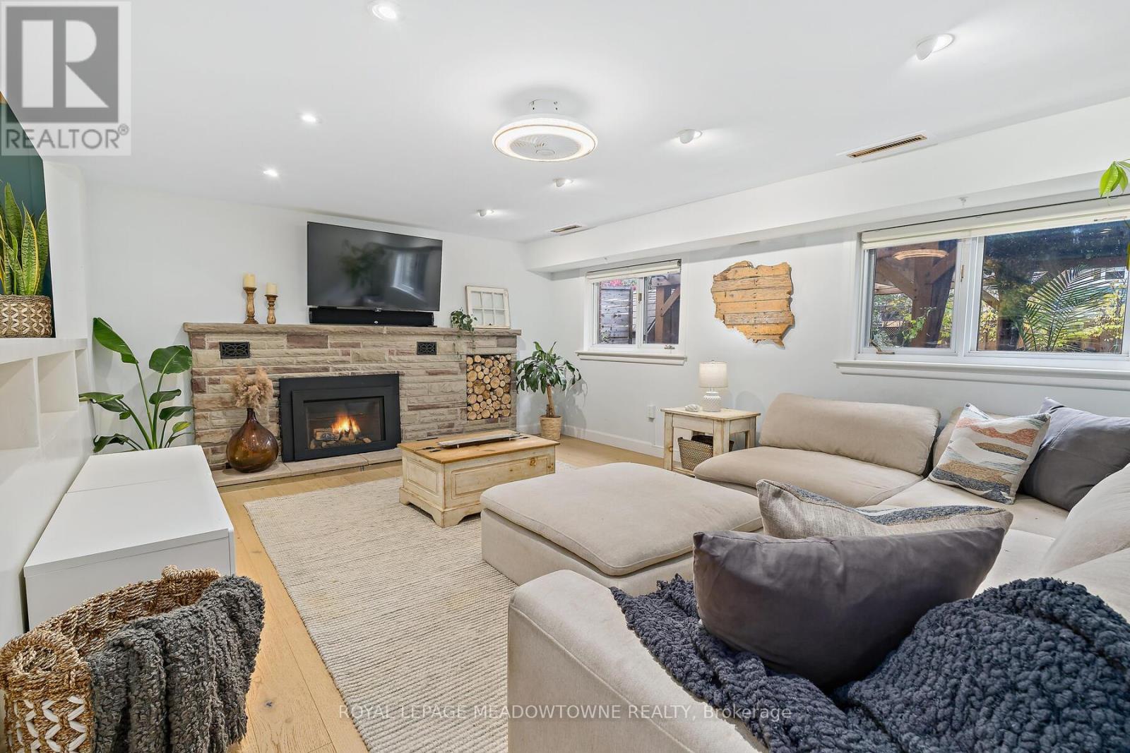 113 Elizabeth Drive, Halton Hills, Ontario  L7J 1B6 - Photo 13 - W12498888