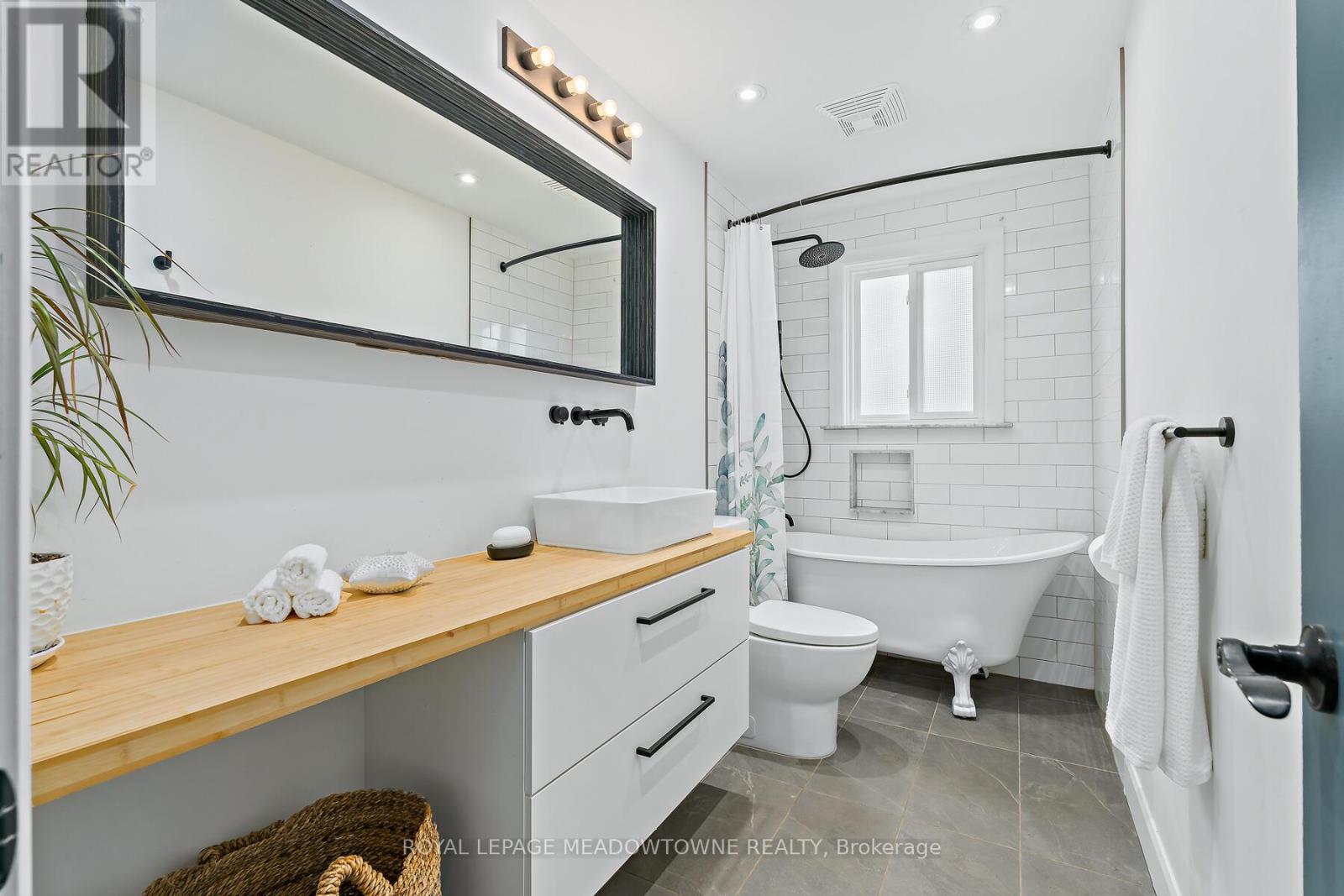 113 Elizabeth Drive, Halton Hills, Ontario  L7J 1B6 - Photo 26 - W12498888