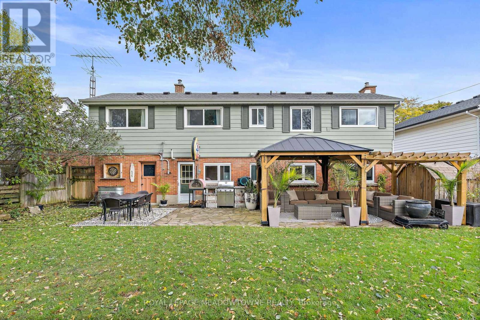 113 Elizabeth Drive, Halton Hills, Ontario  L7J 1B6 - Photo 36 - W12498888