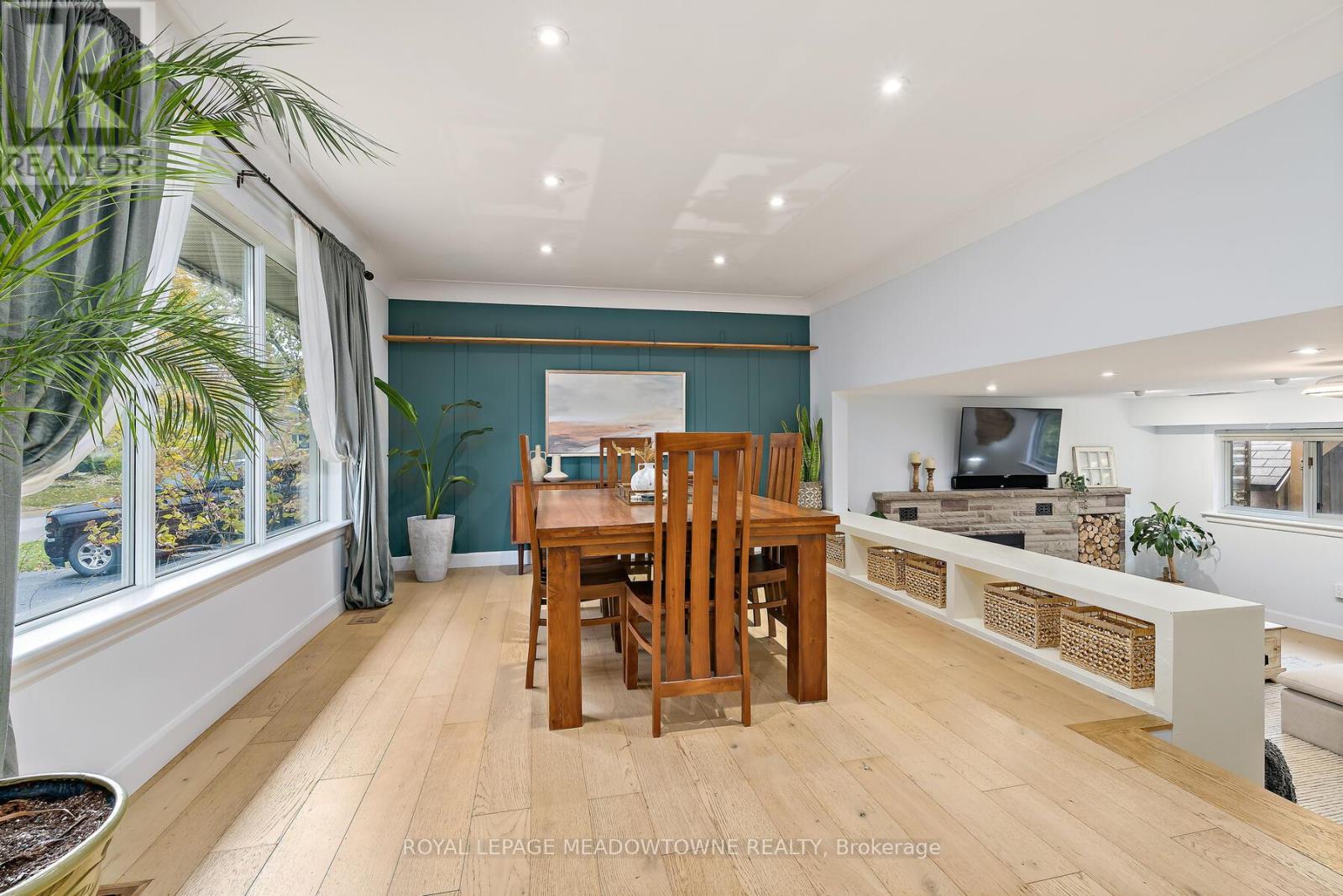 113 Elizabeth Drive, Halton Hills, Ontario  L7J 1B6 - Photo 8 - W12498888