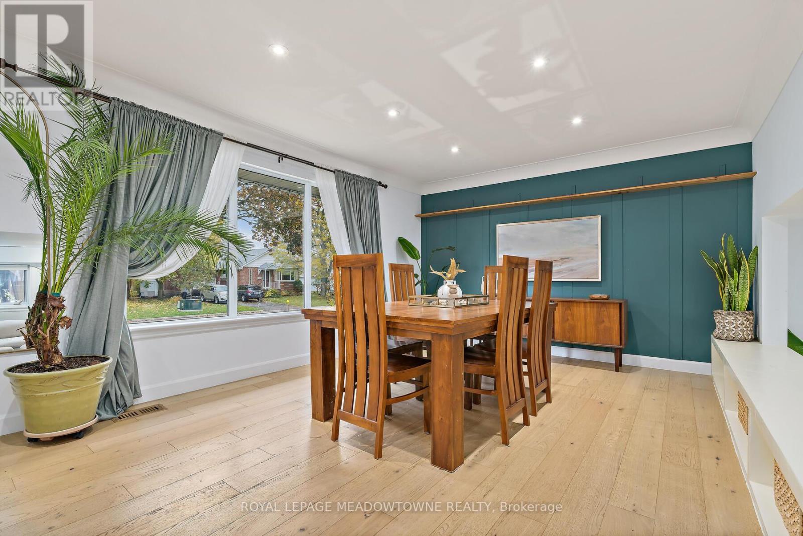 113 Elizabeth Drive, Halton Hills, Ontario  L7J 1B6 - Photo 9 - W12498888