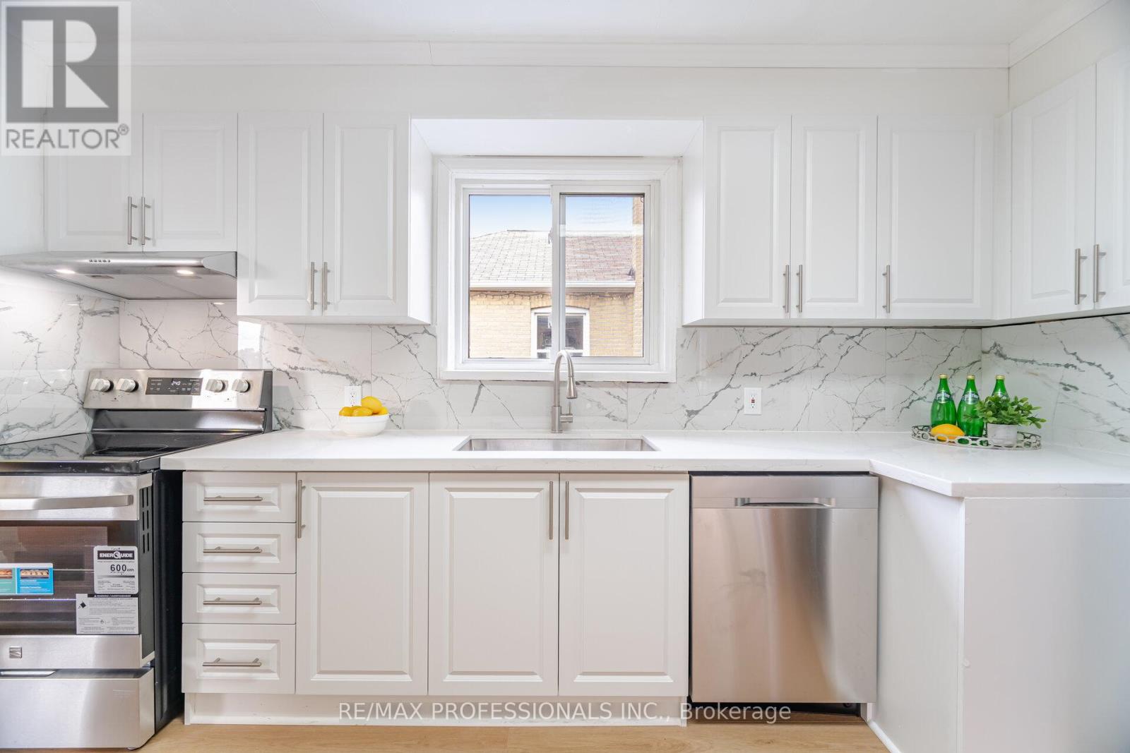 685 Kipling Avenue, Toronto, Ontario  M8Z 5G4 - Photo 13 - W12498932