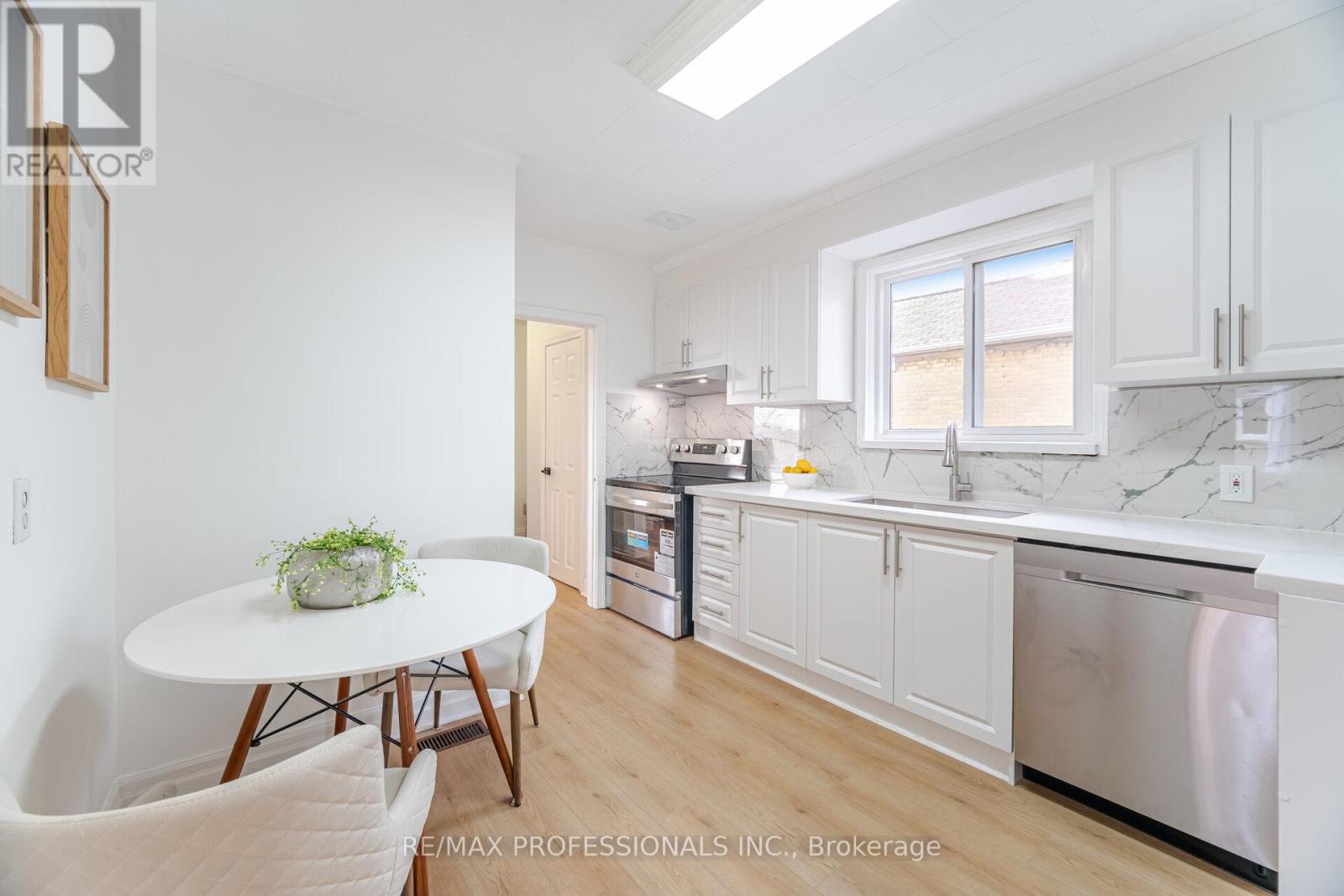 685 Kipling Avenue, Toronto, Ontario  M8Z 5G4 - Photo 14 - W12498932