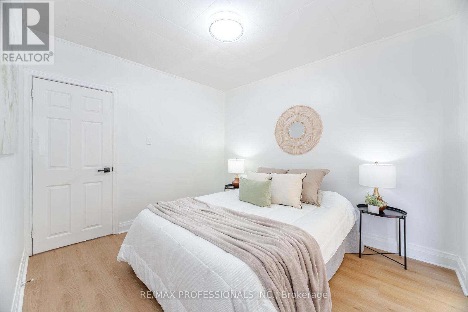 685 Kipling Avenue, Toronto, Ontario  M8Z 5G4 - Photo 20 - W12498932