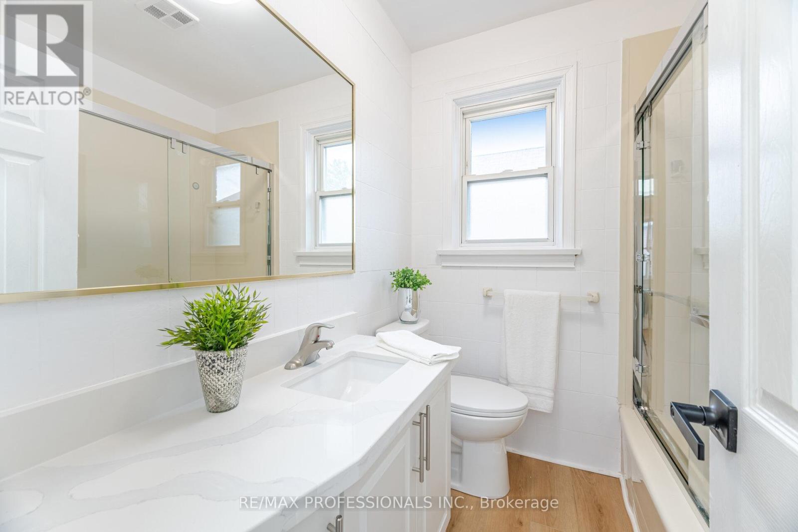 685 Kipling Avenue, Toronto, Ontario  M8Z 5G4 - Photo 23 - W12498932