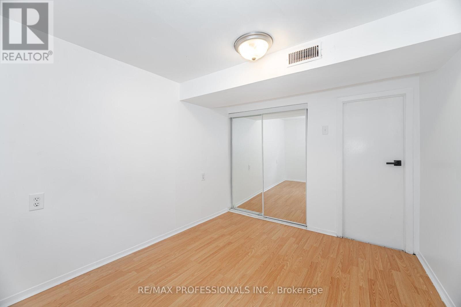 685 Kipling Avenue, Toronto, Ontario  M8Z 5G4 - Photo 38 - W12498932
