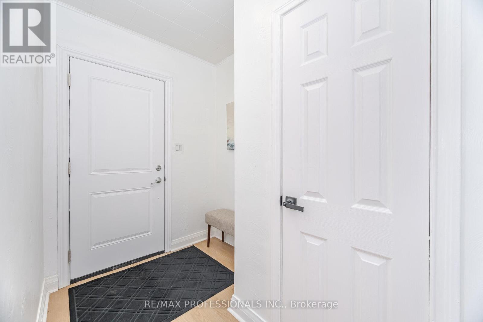 685 Kipling Avenue, Toronto, Ontario  M8Z 5G4 - Photo 4 - W12498932