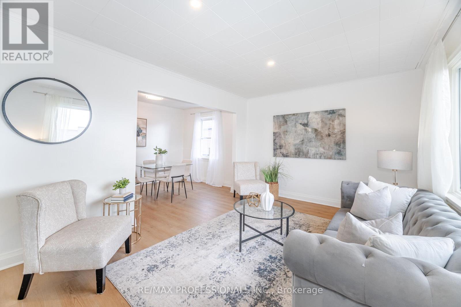 685 Kipling Avenue, Toronto, Ontario  M8Z 5G4 - Photo 7 - W12498932