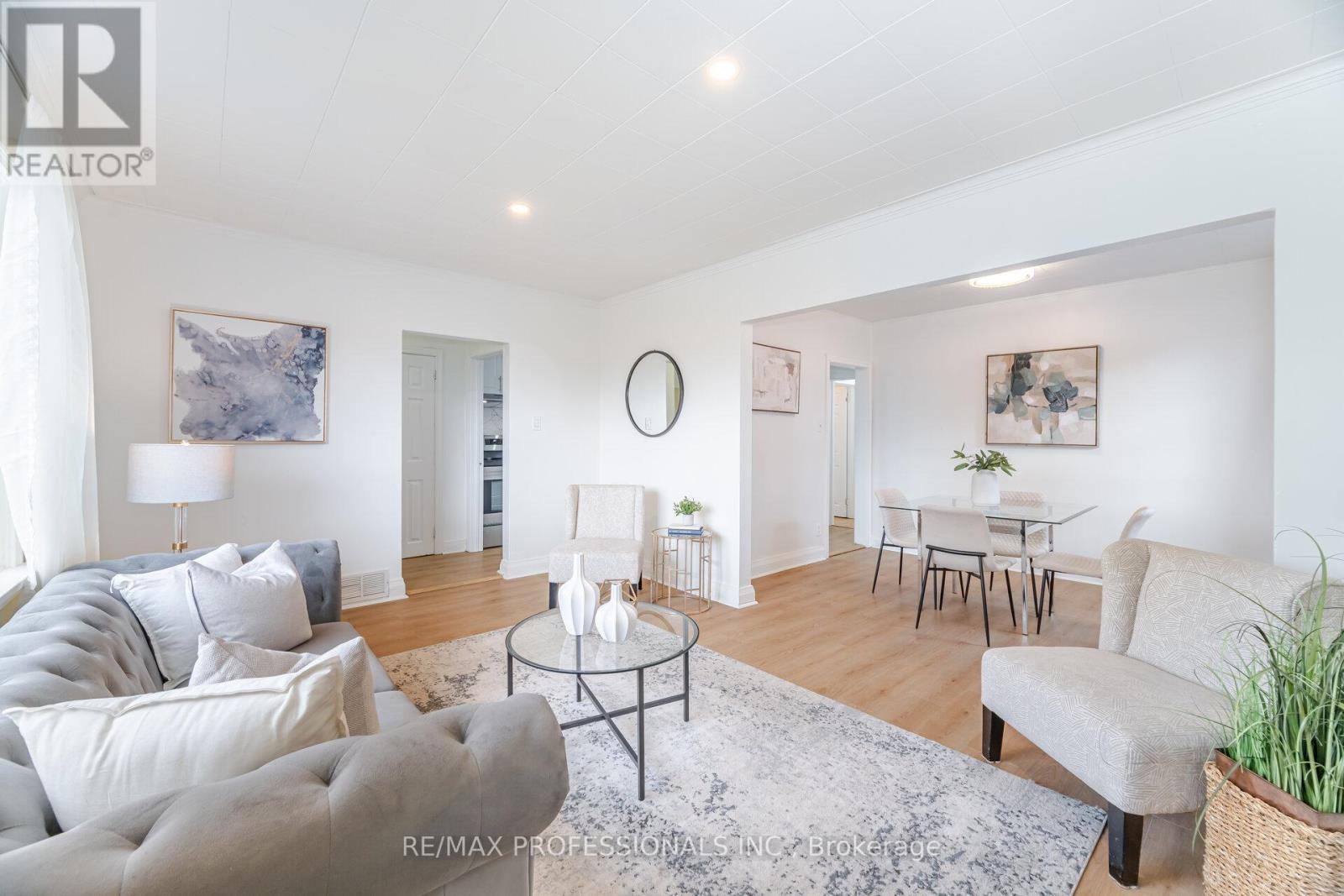 685 Kipling Avenue, Toronto, Ontario  M8Z 5G4 - Photo 8 - W12498932