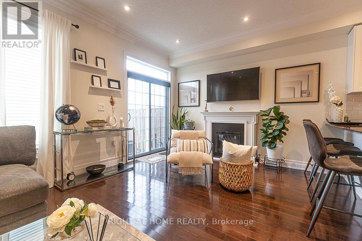 59 - 745 Farmstead Drive, Milton, Ontario  L9T 8B1 - Photo 11 - W12498944