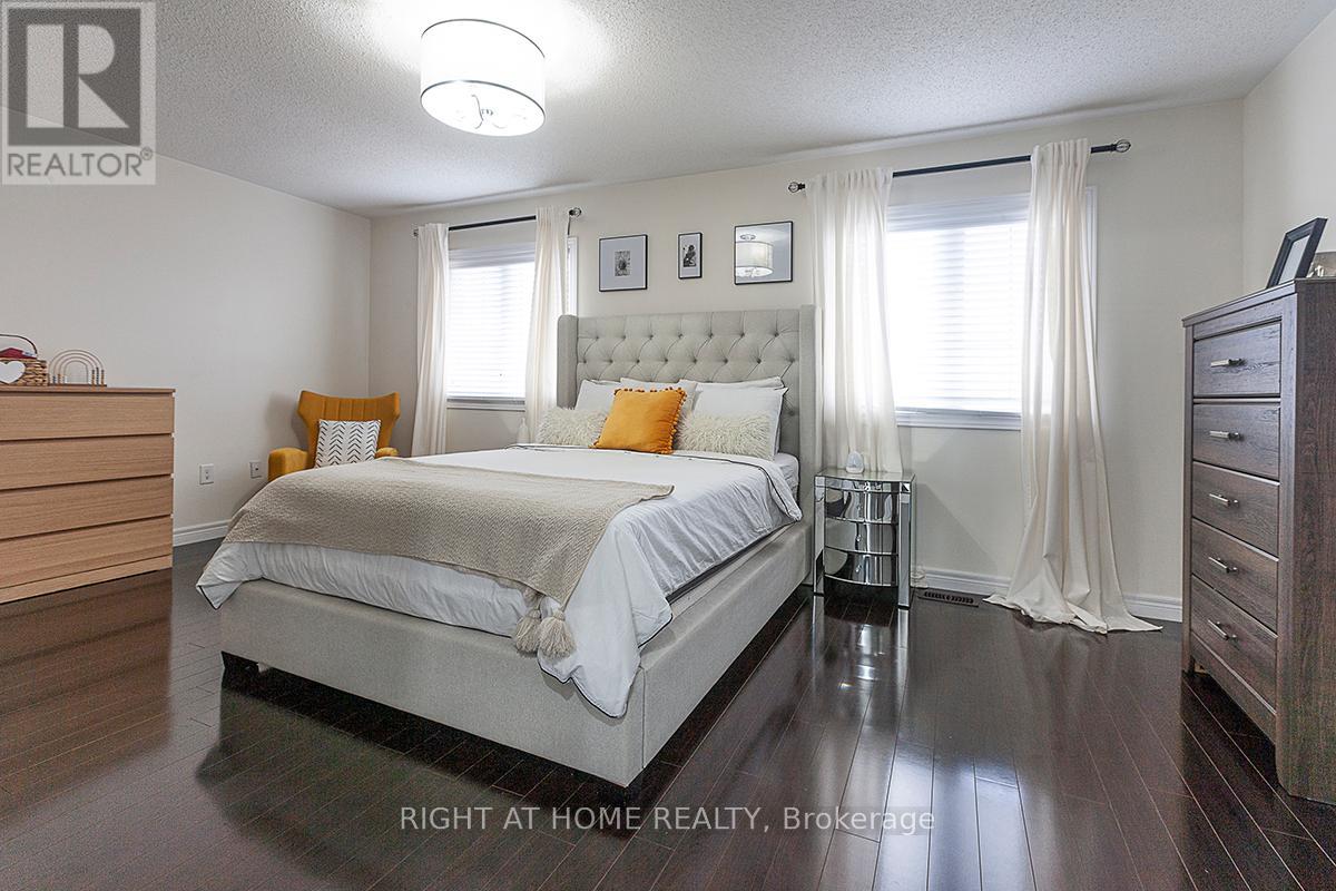 59 - 745 Farmstead Drive, Milton, Ontario  L9T 8B1 - Photo 17 - W12498944