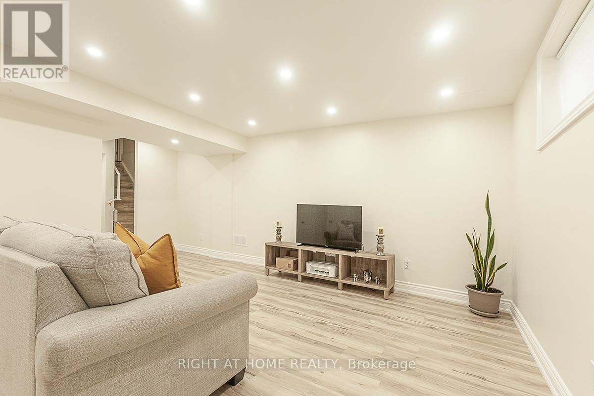 59 - 745 Farmstead Drive, Milton, Ontario  L9T 8B1 - Photo 34 - W12498944