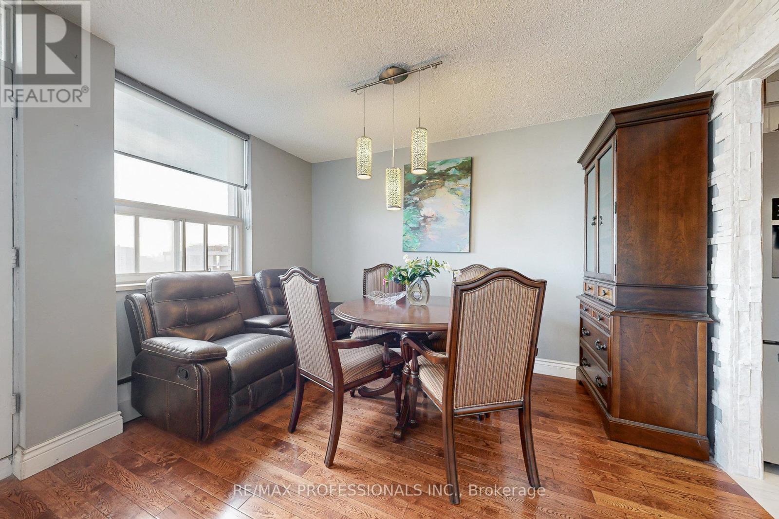 907 - 151 La Rose Avenue, Toronto, Ontario  M9P 1B3 - Photo 12 - W12498946