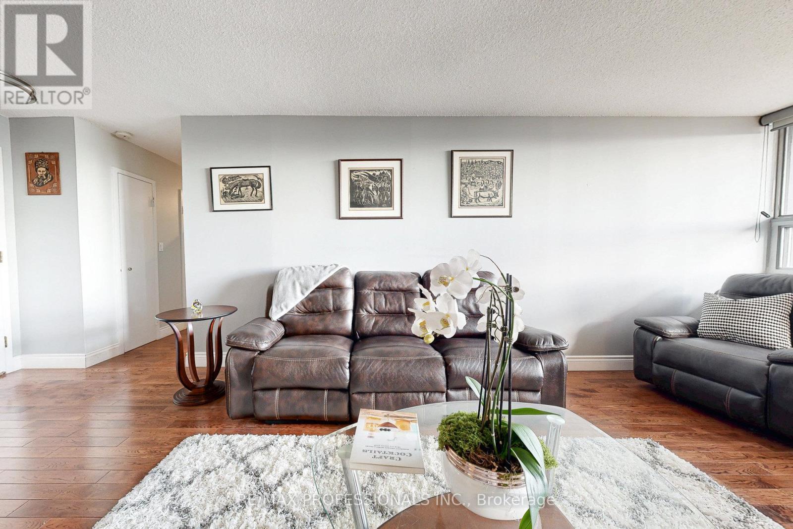 907 - 151 La Rose Avenue, Toronto, Ontario  M9P 1B3 - Photo 14 - W12498946