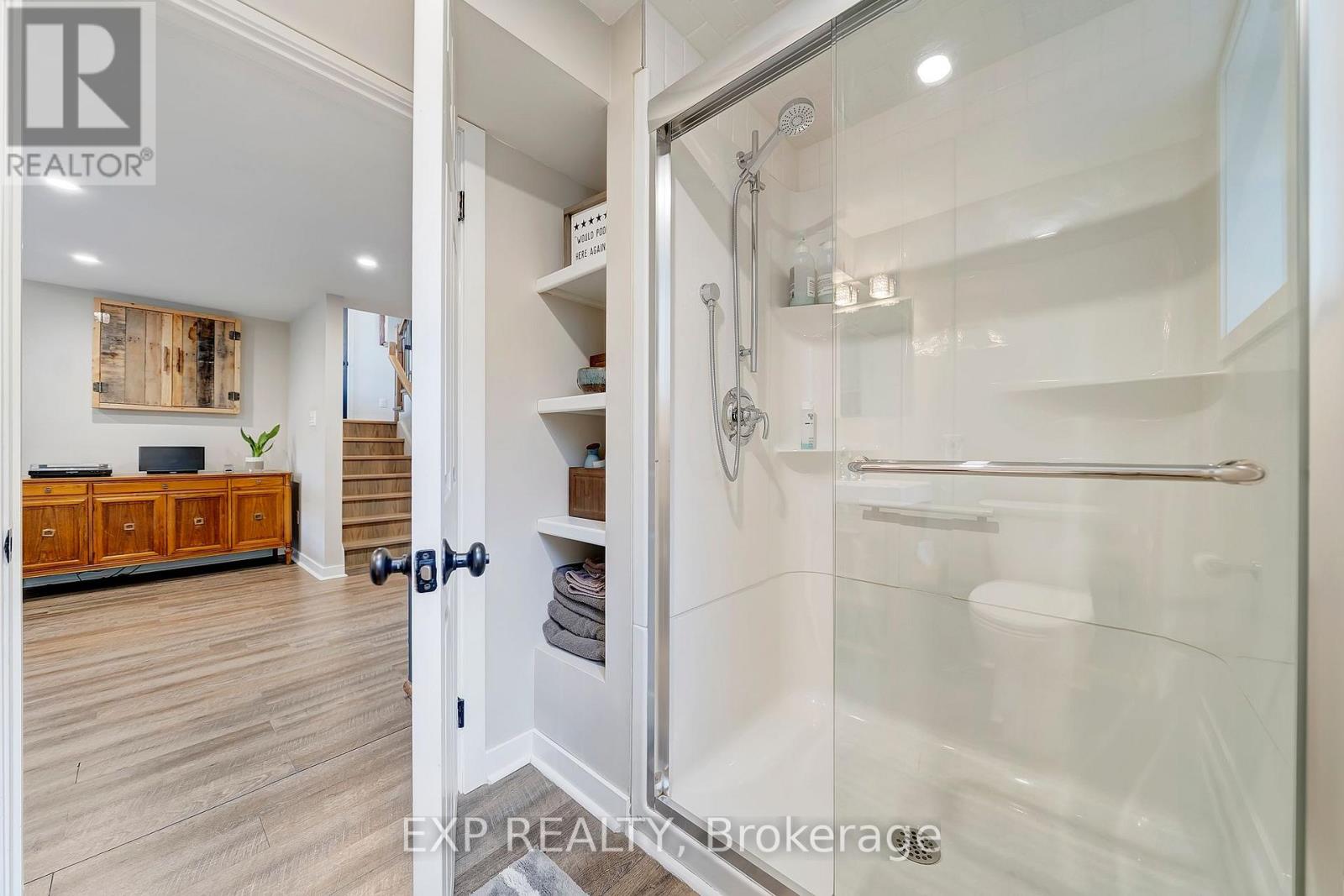 44 Royal Orchard Crescent, St. Catharines (Lakeport), Ontario  L2N 4E9 - Photo 6 - X12499048