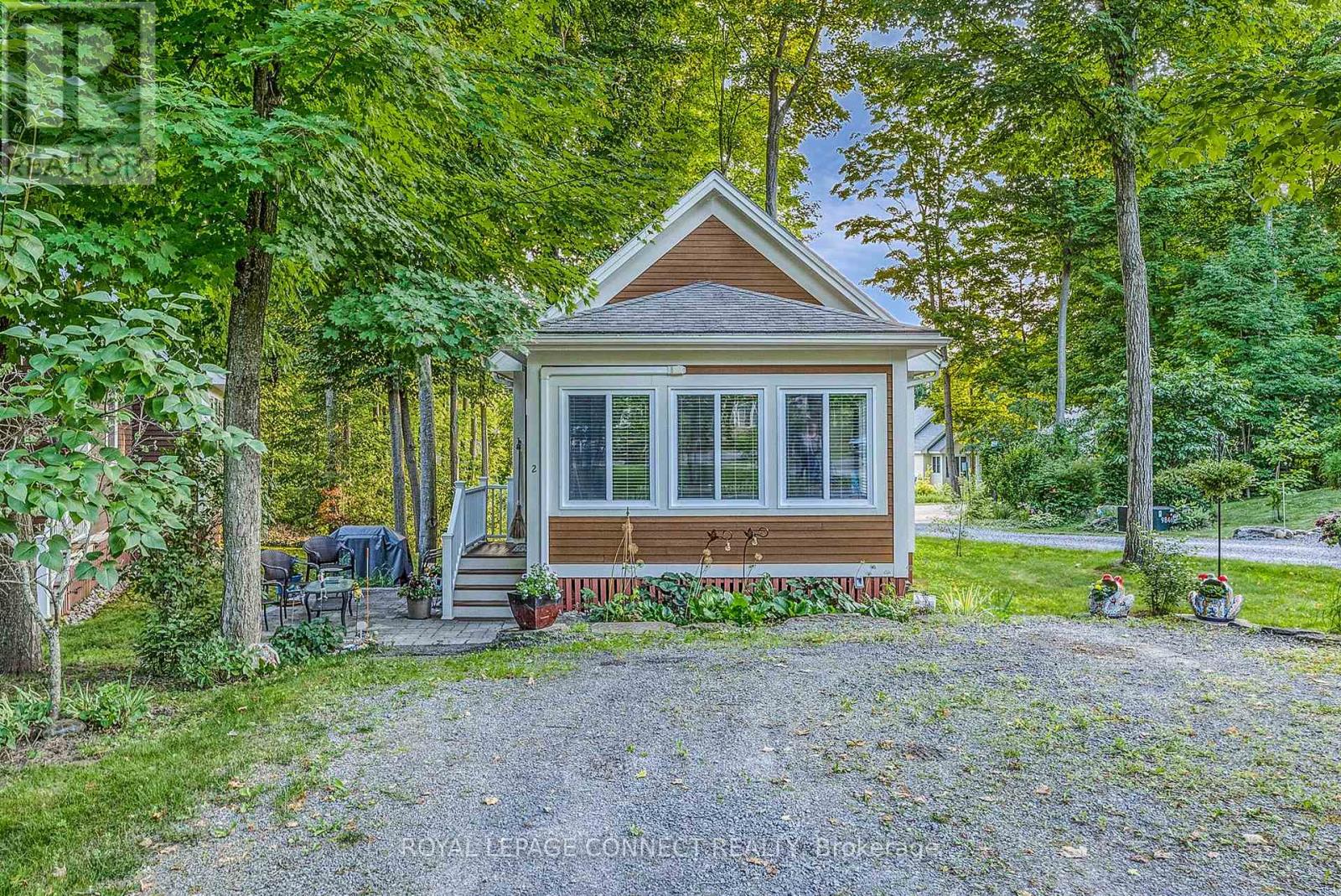 129 - 2 Chipmunk Lane, Prince Edward County, Ontario  K0K 1P0 - Photo 2 - X12498890