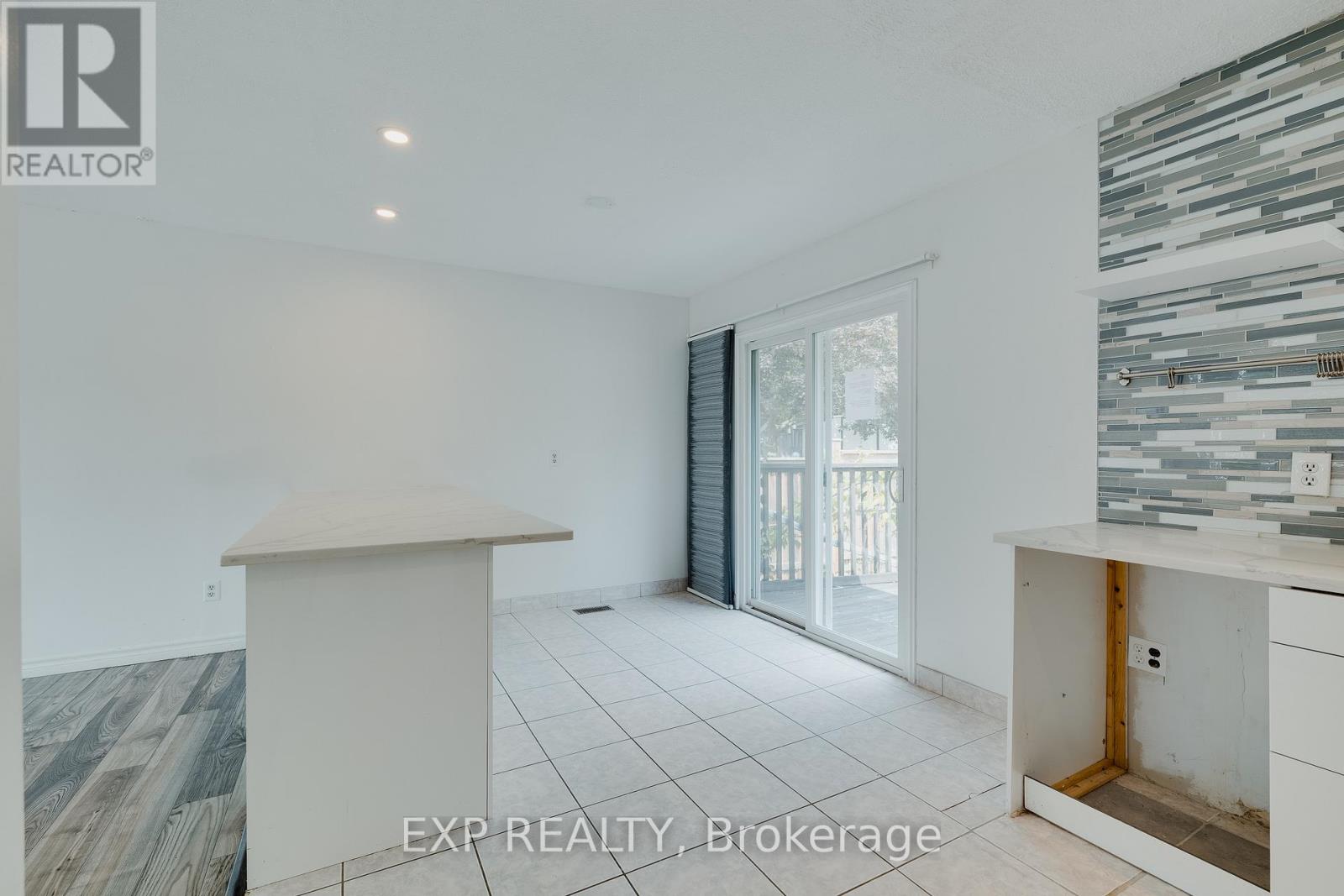 Upper - 595 Pioneer Drive, Kitchener, Ontario  N2P 1L6 - Photo 11 - X12498942