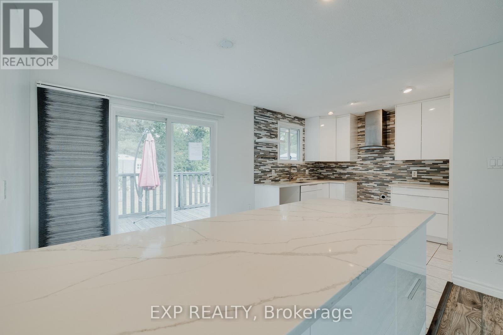 Upper - 595 Pioneer Drive, Kitchener, Ontario  N2P 1L6 - Photo 6 - X12498942