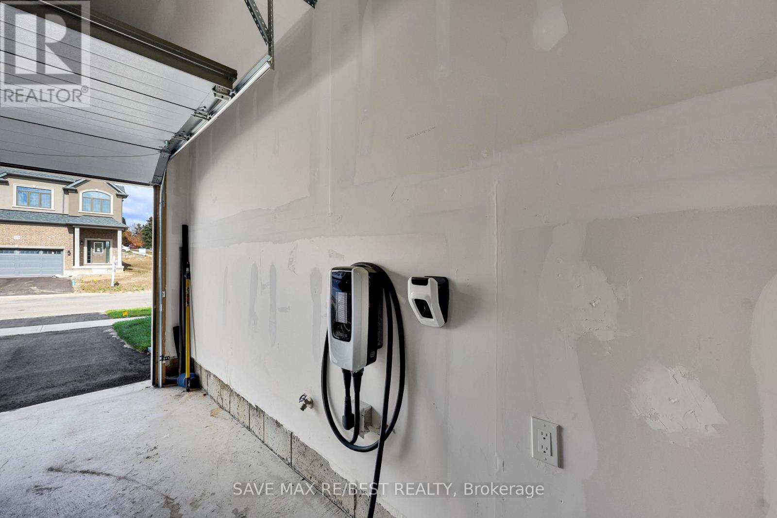 130 Hitchman Street, Brant, Ontario  N3L 0N6 - Photo 46 - X12498964