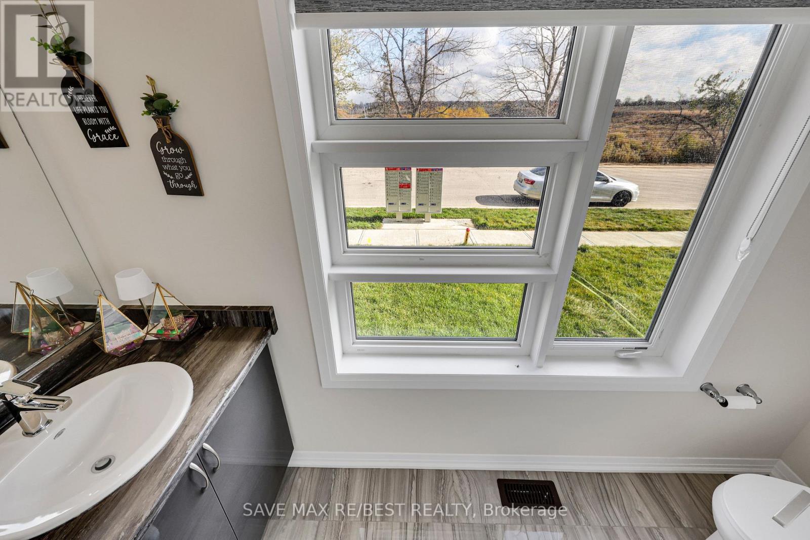 130 Hitchman Street, Brant, Ontario  N3L 0N6 - Photo 8 - X12498964