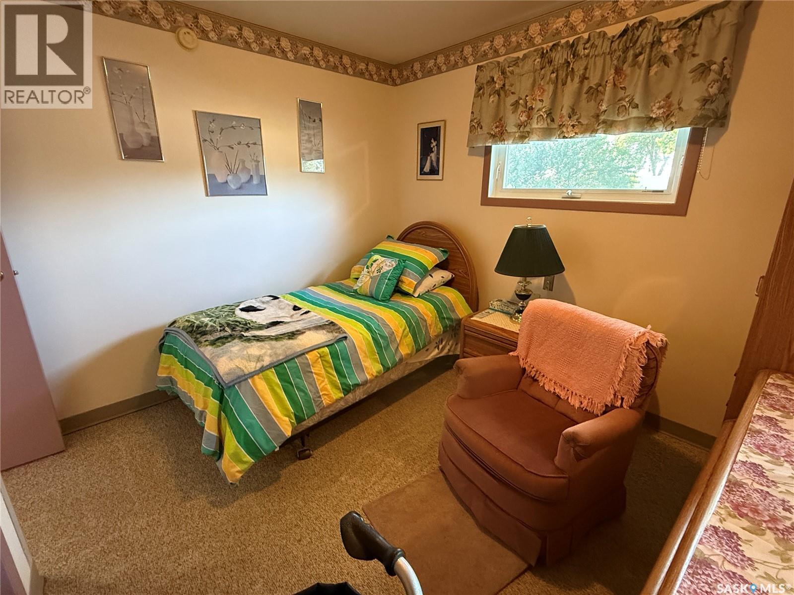 705 1st Avenue Nw, Weyburn, Saskatchewan  S4H 1P4 - Photo 7 - SK017209