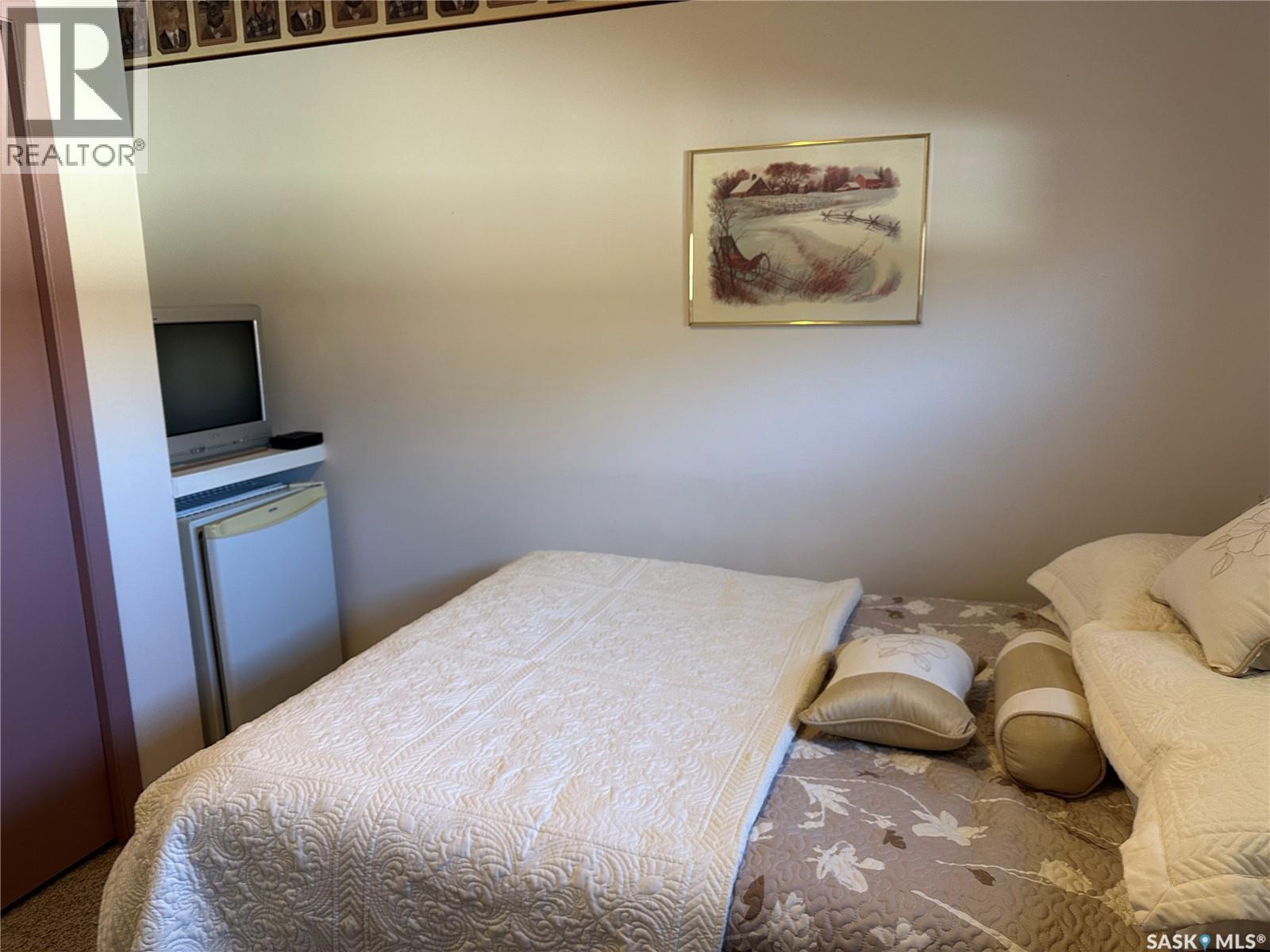 705 1st Avenue Nw, Weyburn, Saskatchewan  S4H 1P4 - Photo 5 - SK017209