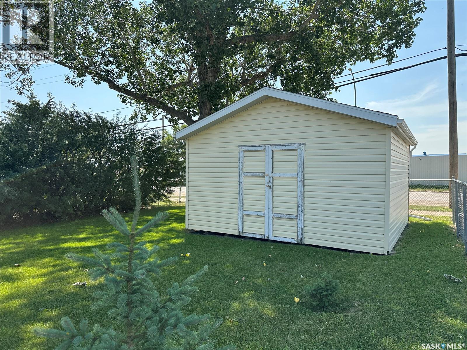 705 1st Avenue Nw, Weyburn, Saskatchewan  S4H 1P4 - Photo 22 - SK017209