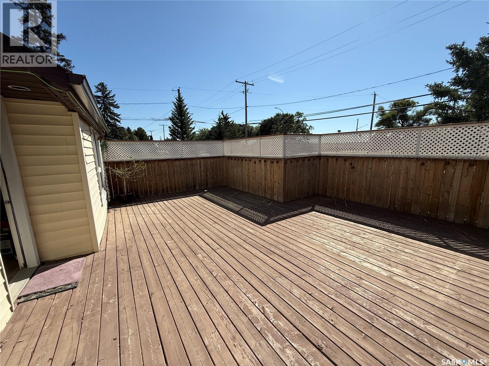 705 1st Avenue Nw, Weyburn, Saskatchewan  S4H 1P4 - Photo 16 - SK017209