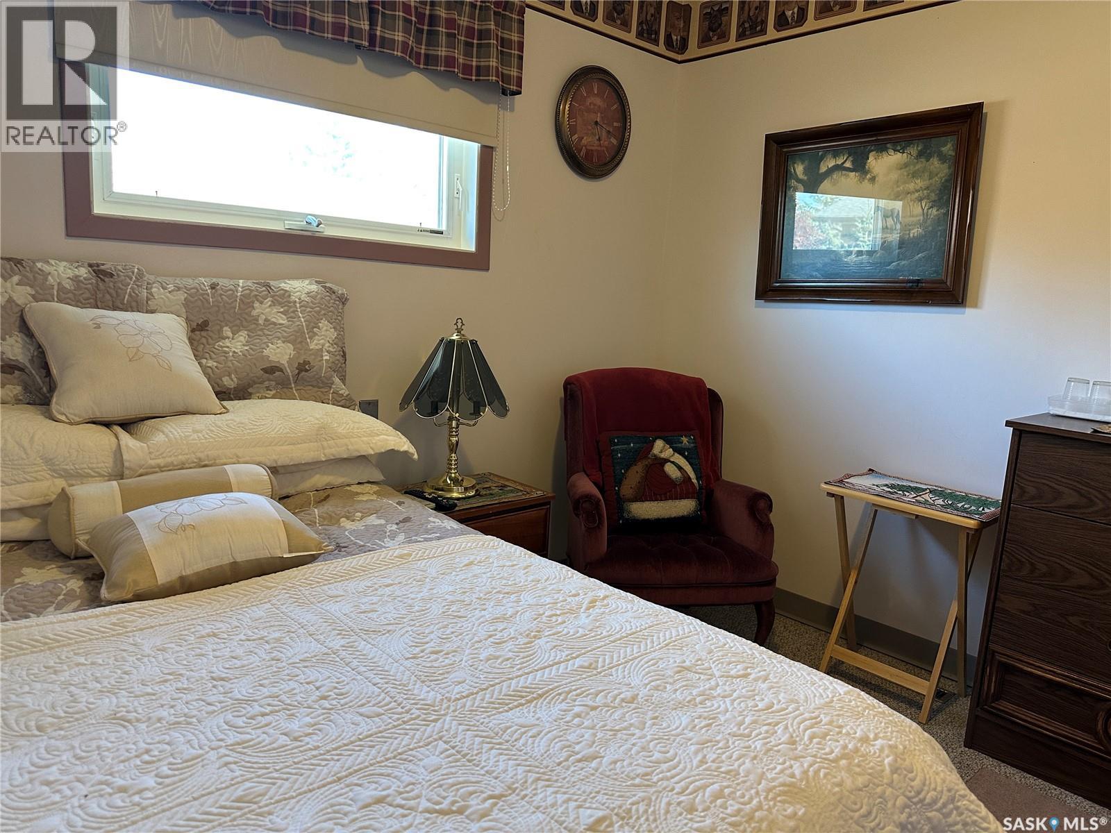 705 1st Avenue Nw, Weyburn, Saskatchewan  S4H 1P4 - Photo 6 - SK017209