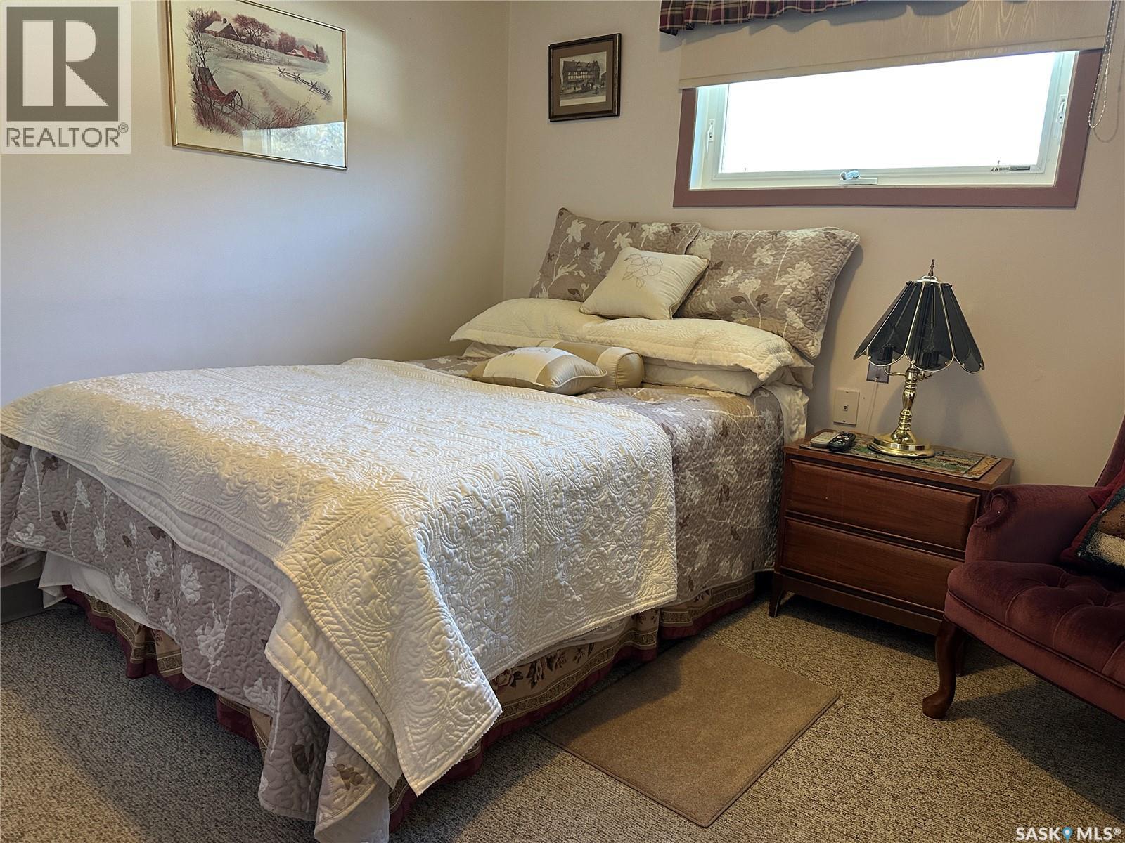 705 1st Avenue Nw, Weyburn, Saskatchewan  S4H 1P4 - Photo 4 - SK017209