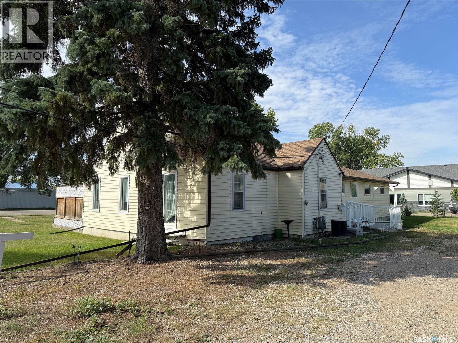 705 1st AVENUE NW, weyburn, Saskatchewan