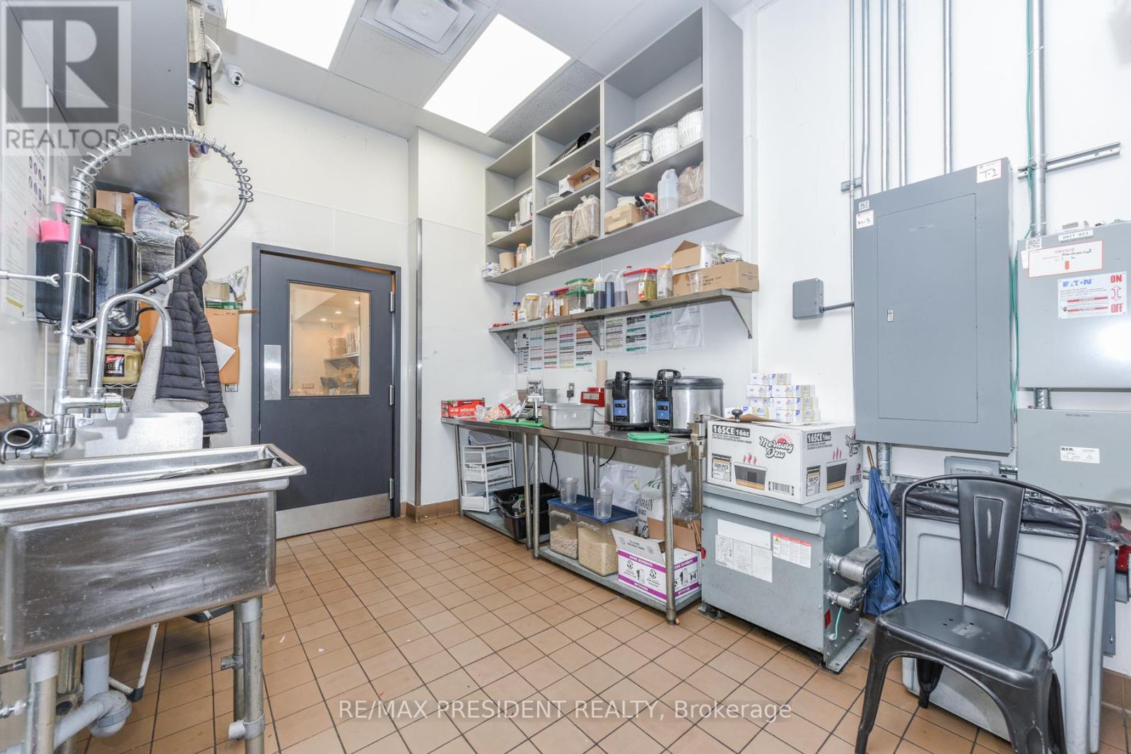 10048 Mclaughlin Road, Brampton (Fletcher's Meadow), Ontario  L7A 2X6 - Photo 16 - W12473977