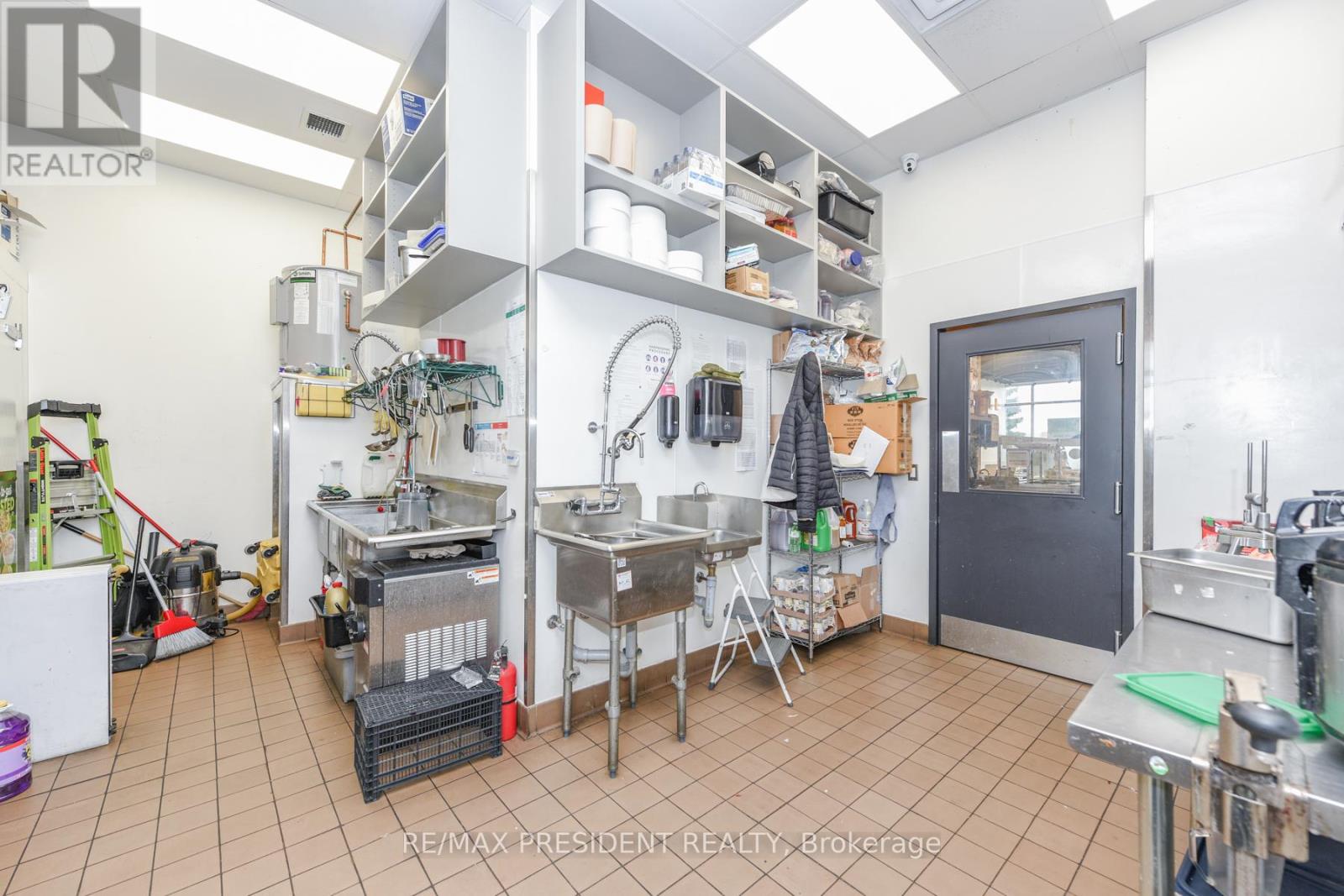 10048 Mclaughlin Road, Brampton (Fletcher's Meadow), Ontario  L7A 2X6 - Photo 17 - W12473977