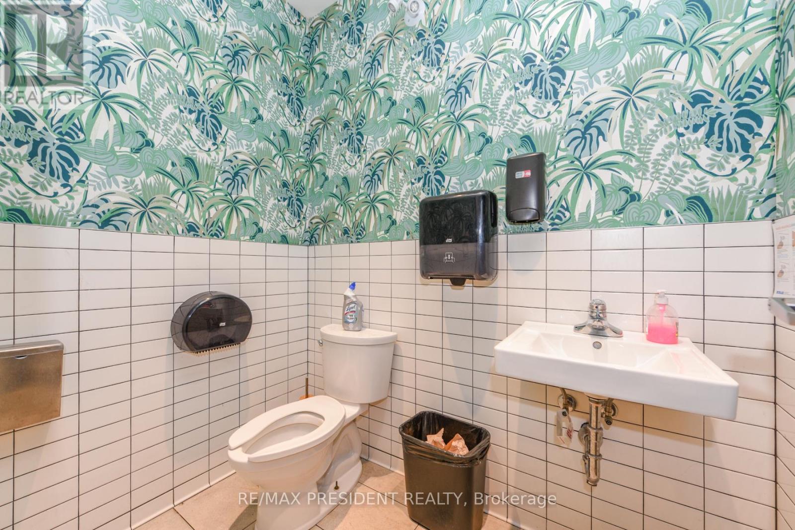 10048 Mclaughlin Road, Brampton (Fletcher's Meadow), Ontario  L7A 2X6 - Photo 13 - W12473977