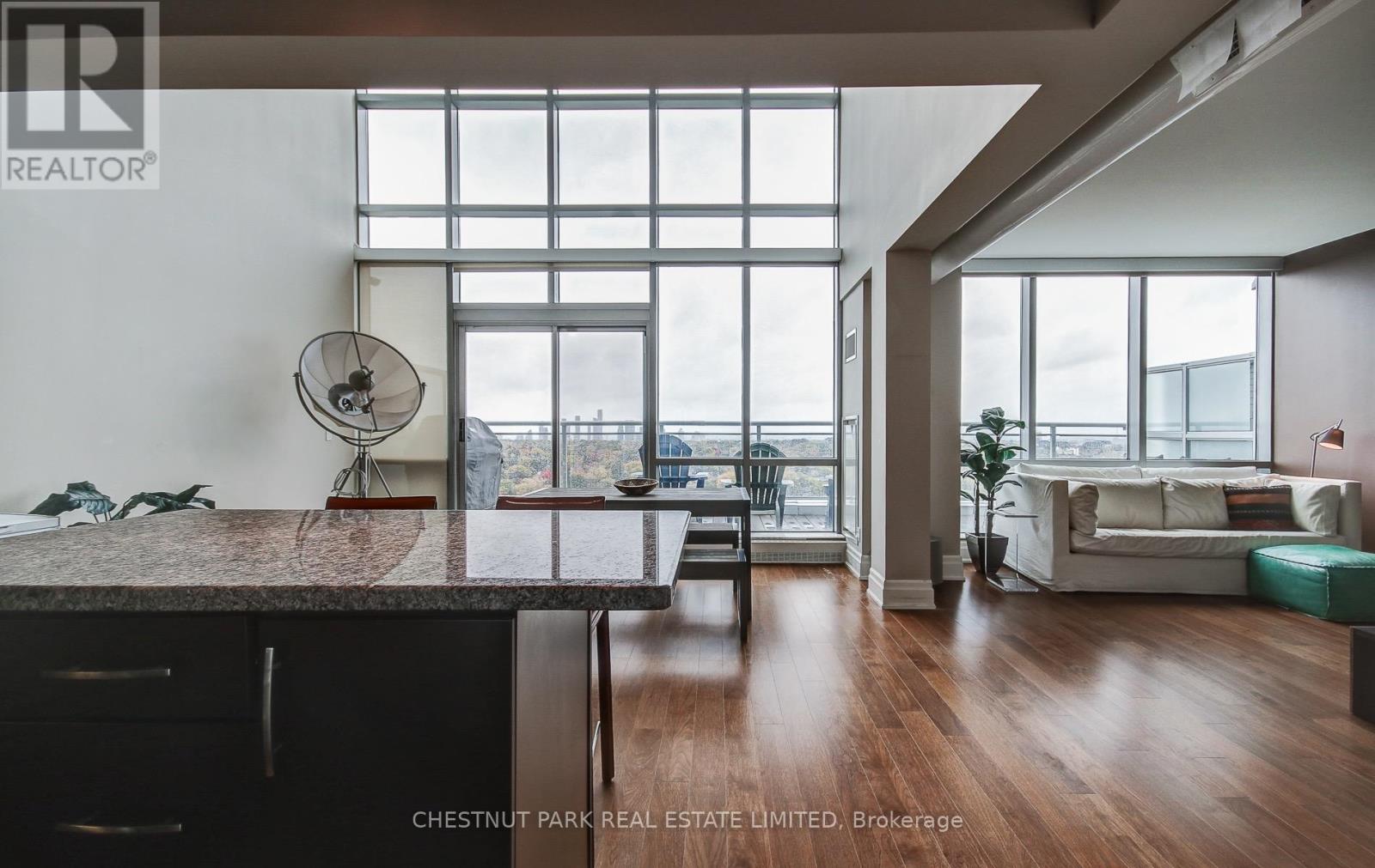 Ph 05 - 2 Fieldway Road, Toronto, Ontario  M8Z 0B9 - Photo 12 - W12498786